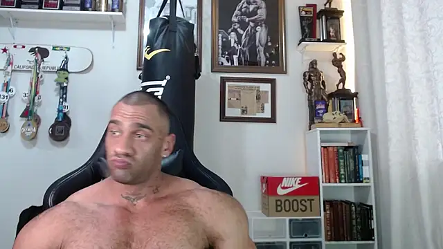 Snapshot of henryhadesflirt chatting on 11-17-25, 07:41 henryhadesflirt online show from 11-17-25, 07:41