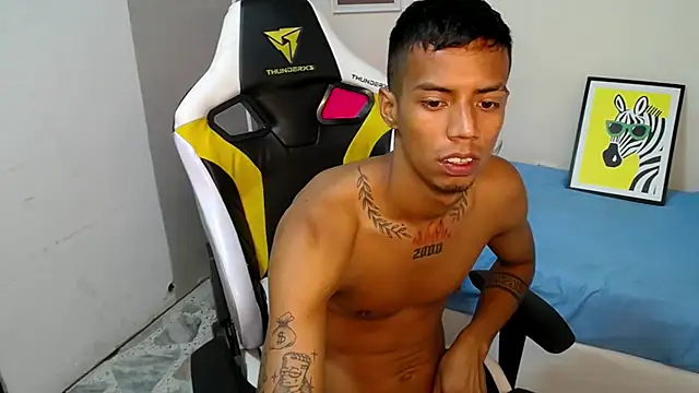 Snapshot of Nando_coll chatting on 10-25-25, 11:40 Nando coll online show from 10-25-25, 11:40