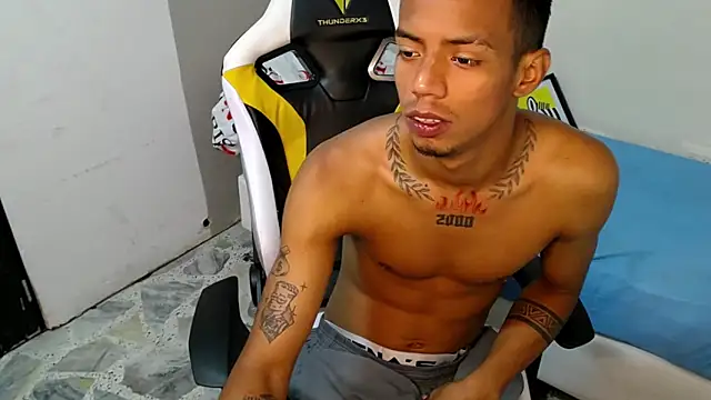 Snapshot of Nando_coll chatting on 10-30-25, 11:22 Nando coll online show from 10-30-25, 11:22