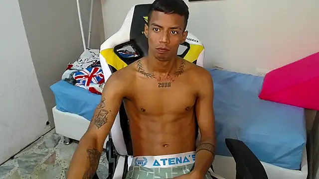 Snapshot of Nando_coll chatting on 11-13-25, 01:10 Nando coll online show from 11-13-25, 01:10