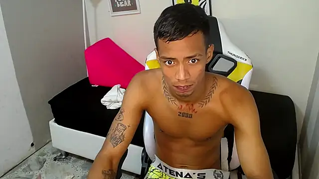 Snapshot of Nando_coll chatting on 11-15-25, 12:02 Nando coll online show from 11-15-25, 12:02