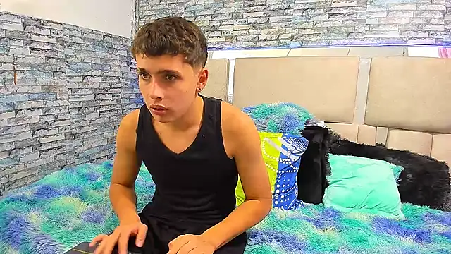 Snapshot of Julian_wolf18 chatting on 10-01-25, 02:01 Julian wolf18 online show from 10-01-25, 02:01