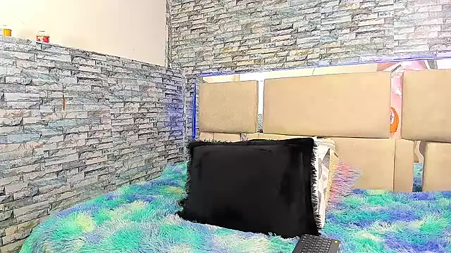 Snapshot of Julian_wolf18 chatting on 10-24-25, 03:19 Julian wolf18 online show from 10-24-25, 03:19