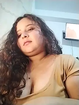 Snapshot of Carolceleste24 chatting on 05-08-26, 11:43 Carolceleste24 online show from 05-08-26, 11:43