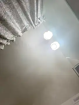 Snapshot of loverofbigitems2 chatting on 10-30-25, 08:42 loverofbigitems2 online show from 10-30-25, 08:42