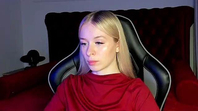 MiaGraces online show from 11-24-25, 05:12