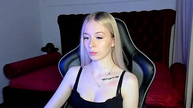 MiaGraces online show from 11-28-25, 05:21