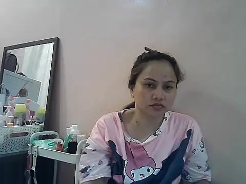 Snapshot of Amarrahlyn chatting on 07-07-26, 06:47 Amarrahlyn online show from 07-07-26, 06:47