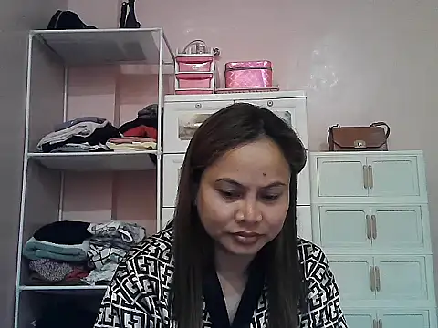 Snapshot of Amarrahlyn chatting on 07-17-26, 10:03 Amarrahlyn online show from 07-17-26, 10:03