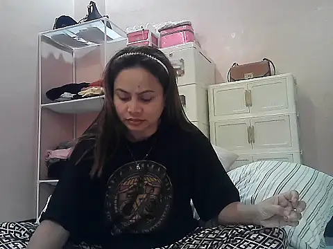 Snapshot of Amarrahlyn chatting on 07-25-26, 09:45 Amarrahlyn online show from 07-25-26, 09:45