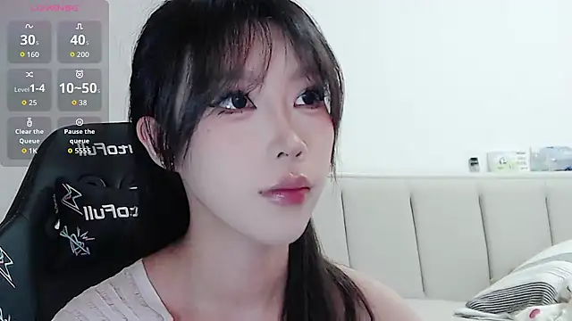 Snapshot of Puppy-12 chatting on 11-16-25, 09:59 Puppy-12 online show from 11-16-25, 09:59