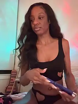 Snapshot of LoveDreaux chatting on 12-05-25, 05:49 LoveDreaux online show from 12-05-25, 05:49