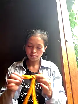 Snapshot of Halyy_xx chatting on 09-26-25, 01:20 Halyy xx online show from 09-26-25, 01:20