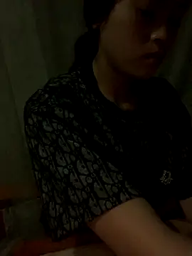 Snapshot of Halyy_xx chatting on 11-10-25, 05:56 Halyy xx online show from 11-10-25, 05:56