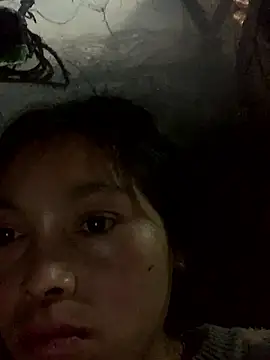 Snapshot of Halyy_xx chatting on 01-10-26, 05:42 Halyy xx online show from 01-10-26, 05:42