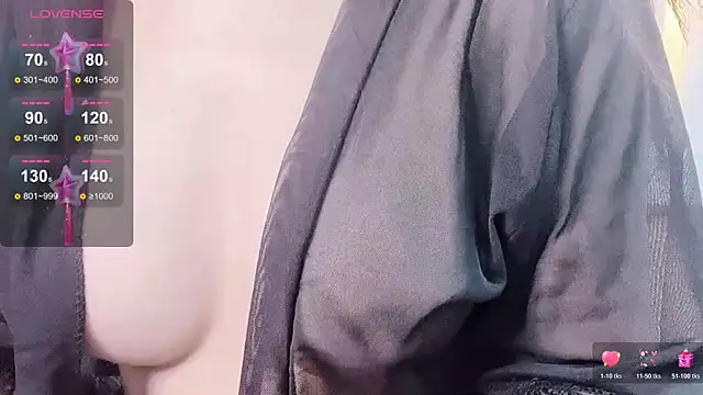 Snapshot of nuan-nuan- chatting on 02-19-26, 10:06 nuan-nuan- online show from 02-19-26, 10:06