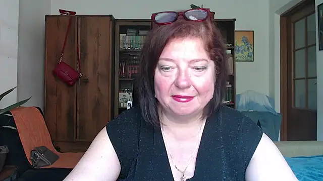 Snapshot of Violet_Pulse chatting on 06-26-26, 11:14 Violet Pulse online show from 06-26-26, 11:14