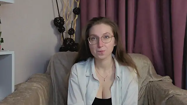 Snapshot of DaliaRadtke chatting on 11-17-25, 06:14 DaliaRadtke online show from 11-17-25, 06:14