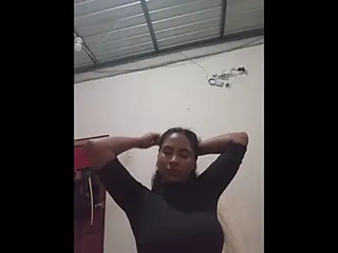 Snapshot of _Canella_ chatting on 11-07-25, 03:50 Canella online show from 11-07-25, 03:50