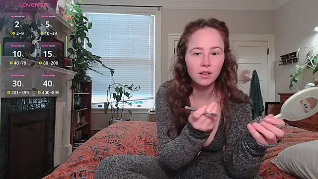 Snapshot of wutangwendy chatting on 12-16-25, 06:02 wutangwendy online show from 12-16-25, 06:02