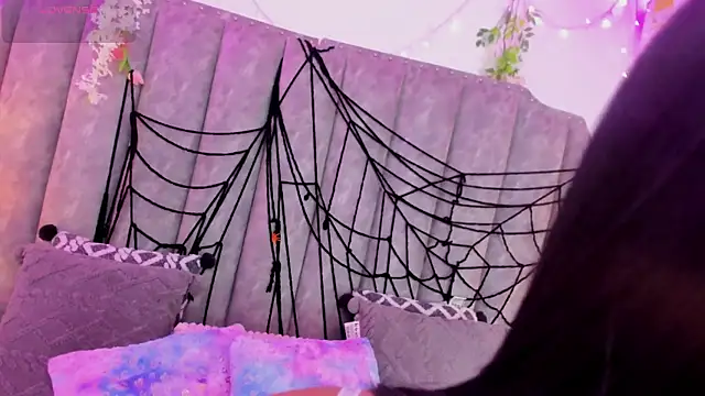 Snapshot of JadeBennett_ chatting on 10-31-25, 04:24 JadeBennett online show from 10-31-25, 04:24