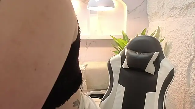 Snapshot of scarlett_smith_tp chatting on 11-20-25, 12:49 scarlett smith tp online show from 11-20-25, 12:49