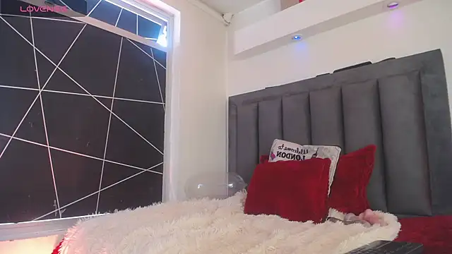 Snapshot of EvaGoddess_ chatting on 01-18-26, 05:06 EvaGoddess online show from 01-18-26, 05:06