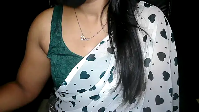 Snapshot of Anusree-Sexy chatting on 06-25-26, 05:50 Anusree-Sexy online show from 06-25-26, 05:50