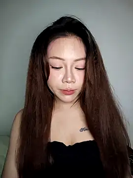 Snapshot of -Bianca- chatting on 11-15-25, 02:13 -Bianca- online show from 11-15-25, 02:13