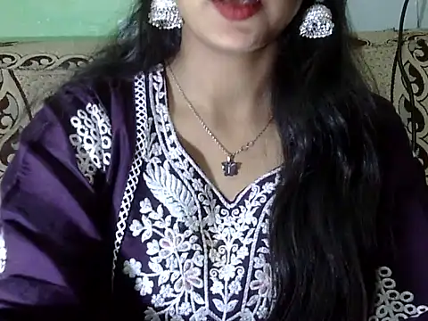 Snapshot of sexy-irm chatting on 11-13-25, 04:33 sexy-irm online show from 11-13-25, 04:33