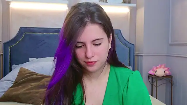 Snapshot of Akira_Halls chatting on 11-25-25, 05:51 Akira Halls online show from 11-25-25, 05:51