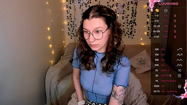 LinaBlossom  online show from 10-18-25, 03:09