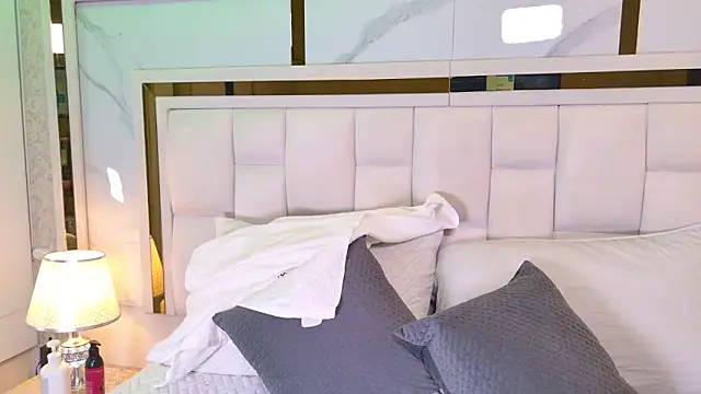 samanthaa sm online show from 12-19-25, 12:01