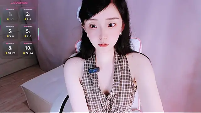 Snapshot of Niannian- chatting on 06-28-26, 06:58 Niannian- online show from 06-28-26, 06:58
