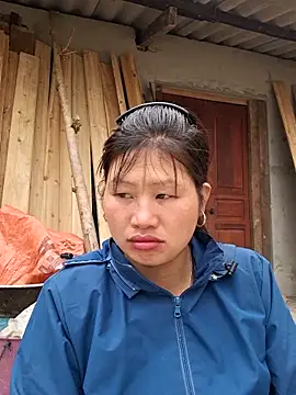 Snapshot of diamond-- chatting on 12-16-25, 03:00 diamond-- online show from 12-16-25, 03:00