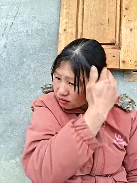 Snapshot of diamond-- chatting on 01-09-26, 02:03 diamond-- online show from 01-09-26, 02:03