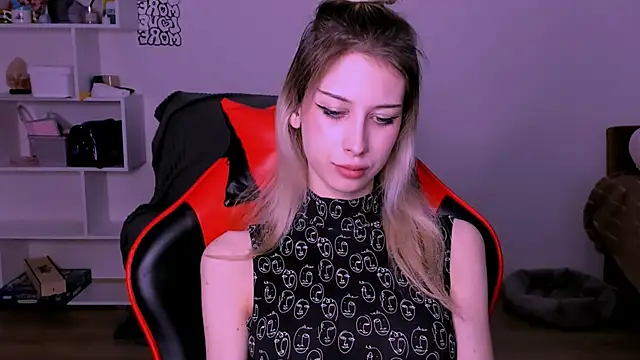 Lori lolii online show from 10-11-25, 07:45