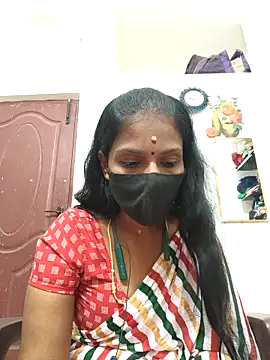 Snapshot of Tamil_Yalini12 chatting on 04-26-26, 04:15 Tamil Yalini12 online show from 04-26-26, 04:15