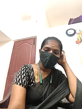 Snapshot of Tamil_Yalini12 chatting on 04-30-26, 03:07 Tamil Yalini12 online show from 04-30-26, 03:07