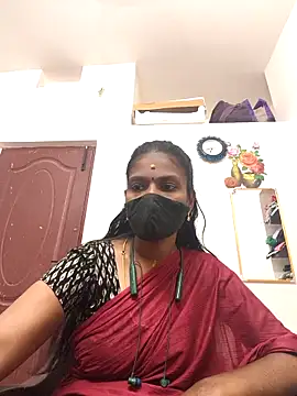 Snapshot of Tamil_Yalini12 chatting on 05-12-26, 01:14 Tamil Yalini12 online show from 05-12-26, 01:14