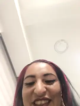 Snapshot of Alisson_Stonee chatting on 05-01-26, 01:10 Alisson Stonee online show from 05-01-26, 01:10
