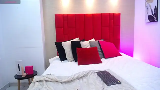 EmilyCley online show from 04-16-26, 09:39