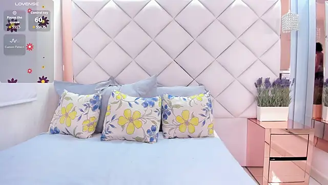 carlafontaine online show from 10-22-25, 05:13