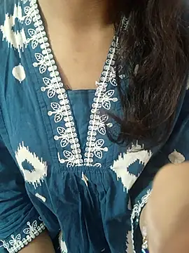 anayahotty online show from 10-18-25, 04:52