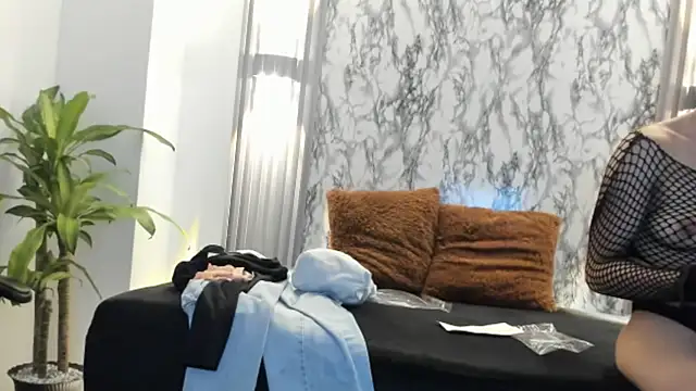 Snapshot of Dulcinea_2 chatting on 10-21-25, 07:03 Dulcinea 2 online show from 10-21-25, 07:03