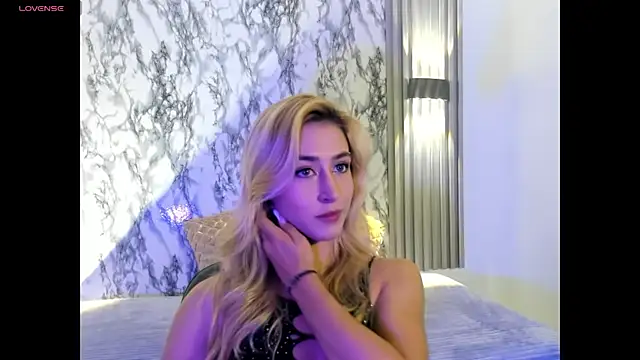 Snapshot of Dulcinea_2 chatting on 11-04-25, 07:02 Dulcinea 2 online show from 11-04-25, 07:02