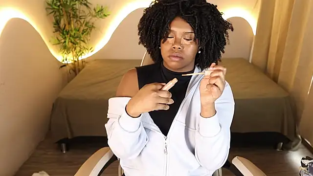 kehlannis  online show from 11-04-25, 07:46