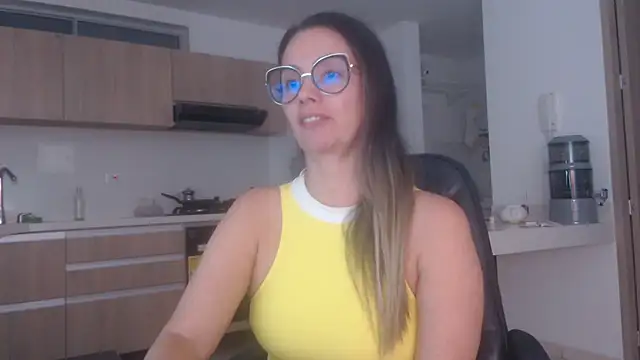 LovePaula online show from 06-08-26, 02:45