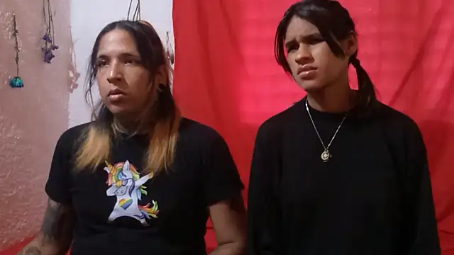 Snapshot of Couple_Moth666 chatting on 10-09-25, 08:40 Couple Moth666 online show from 10-09-25, 08:40