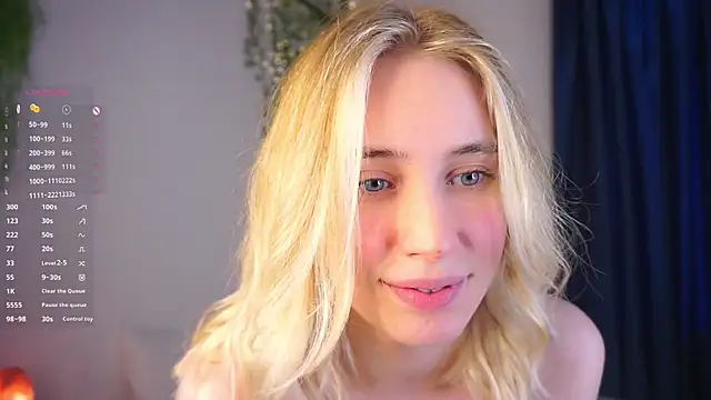 Snapshot of HoneyRay chatting on 11-08-25, 08:36 HoneyRay online show from 11-08-25, 08:36